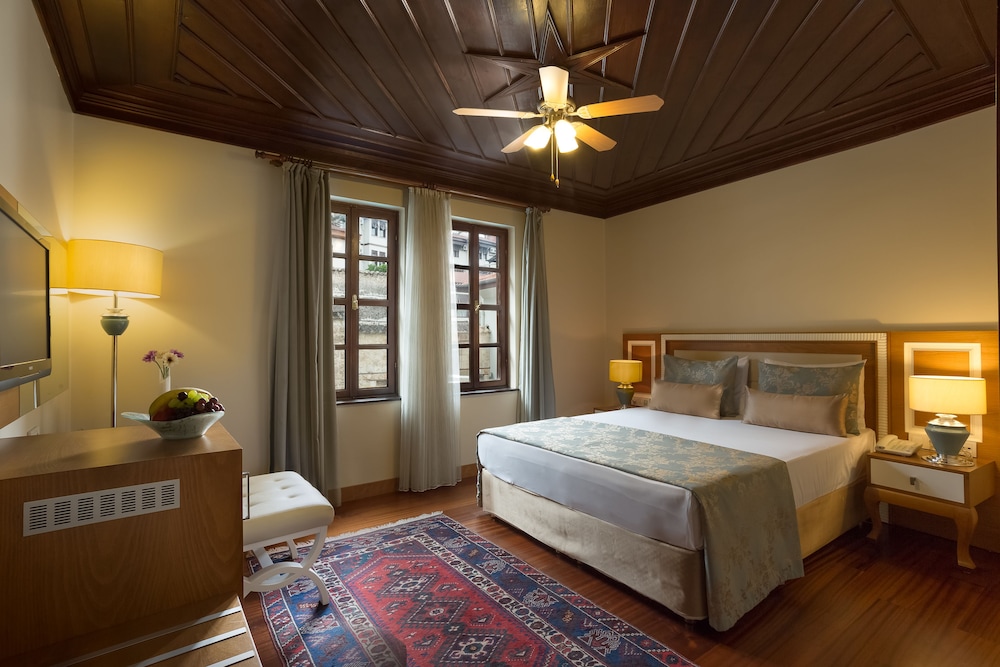 Standard Double or Twin Room - Photo 2