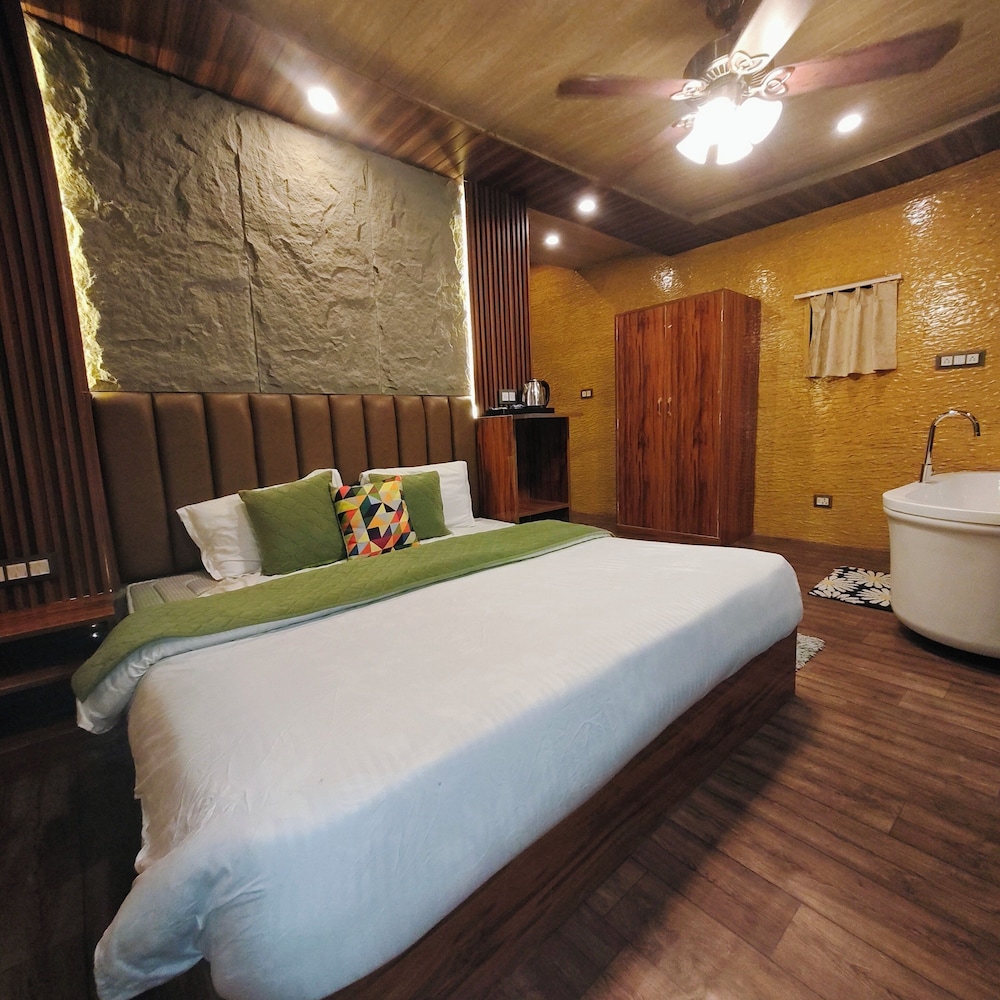 Deluxe Twin Room - Photo 6