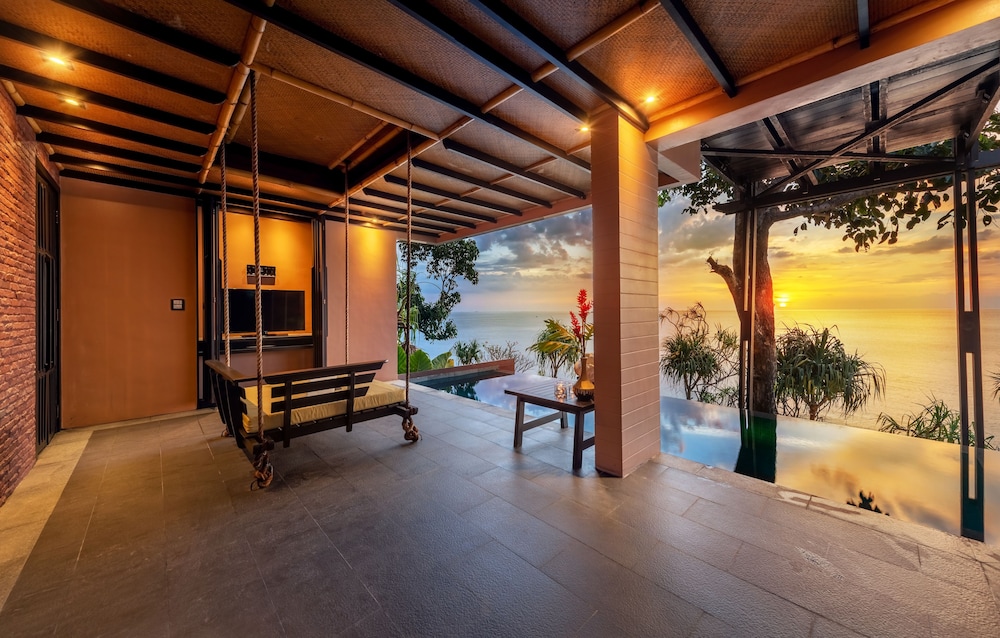 Beachfront Pool Villa One Bedroom - Photo 11