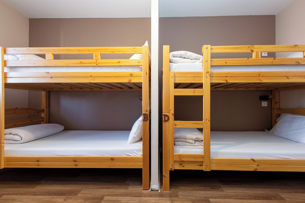 Shared Dormitory, Men only photo 1