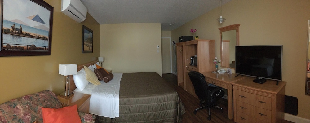 Deluxe Room, 1 King Bed, Sofa photo 2