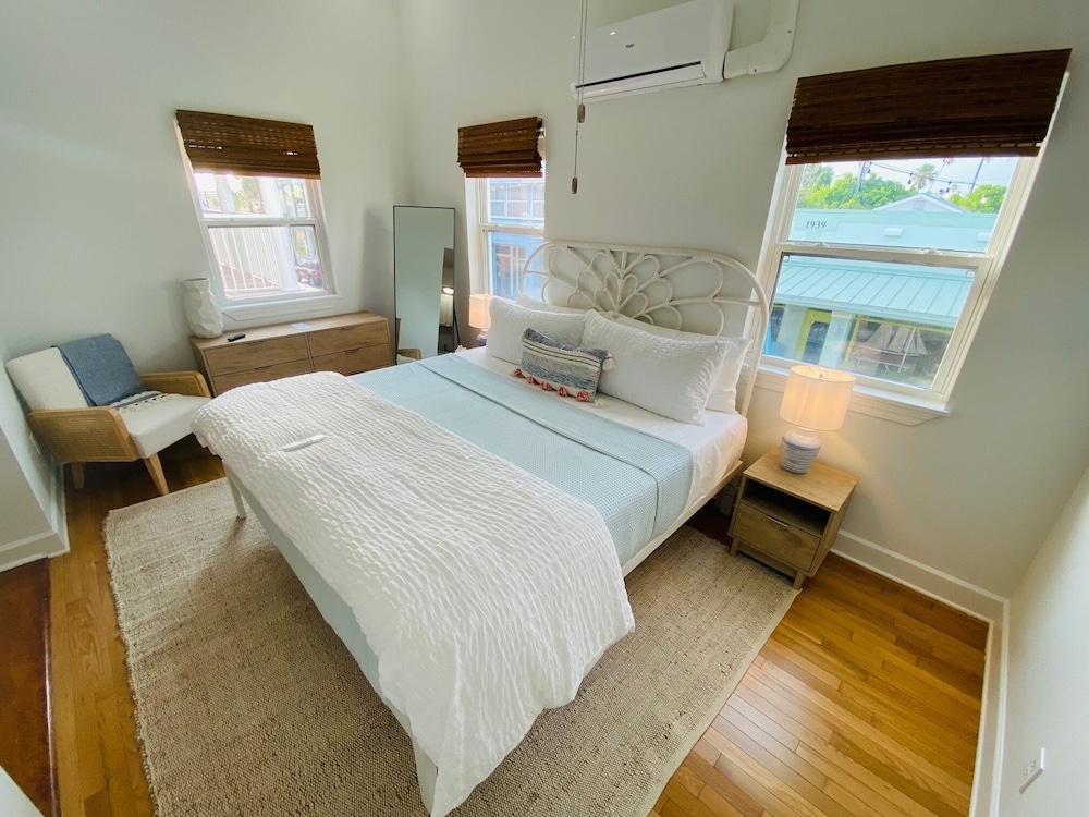La Tortuga Suite 2