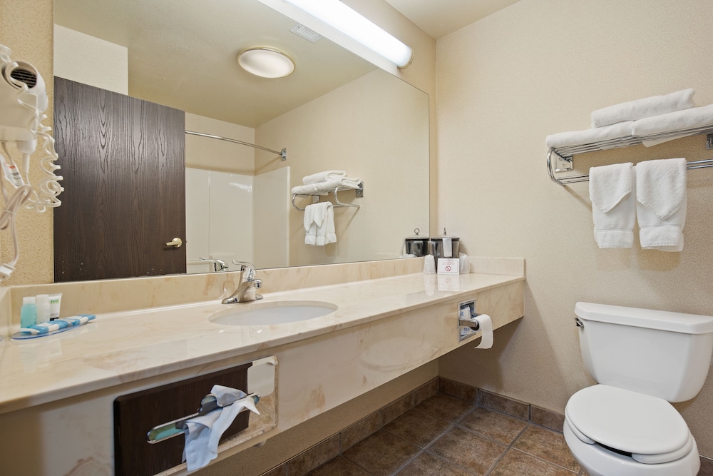 Executive Two Queen Suite - Photo 2