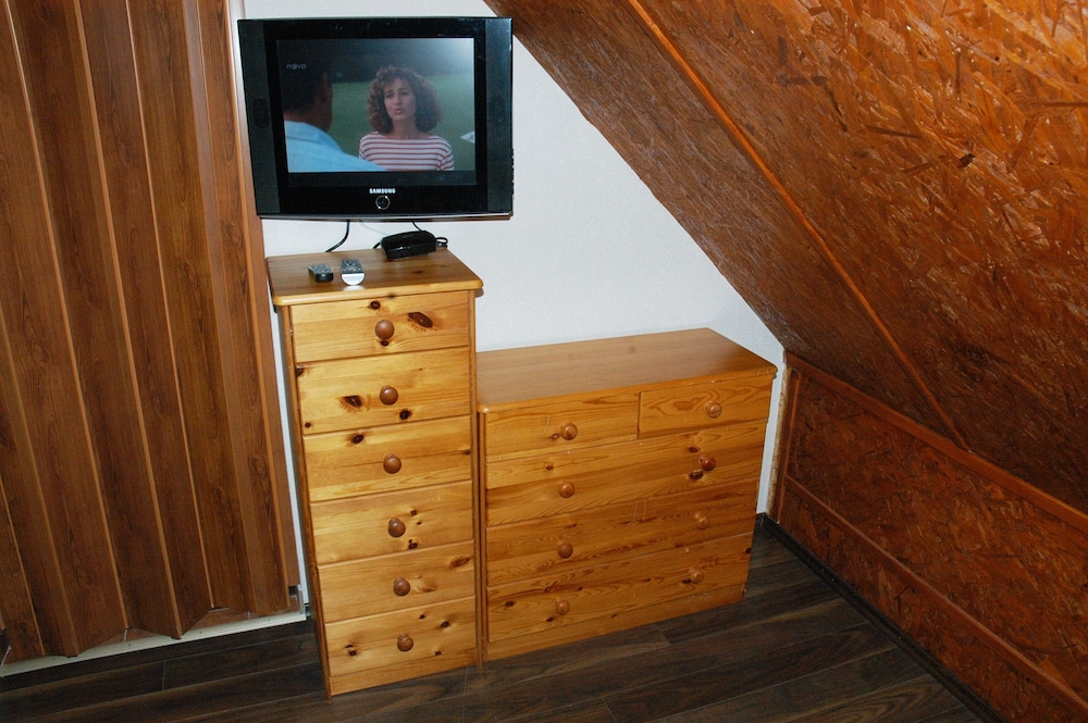 Studio Suite (RUSTICAL ATTIC)