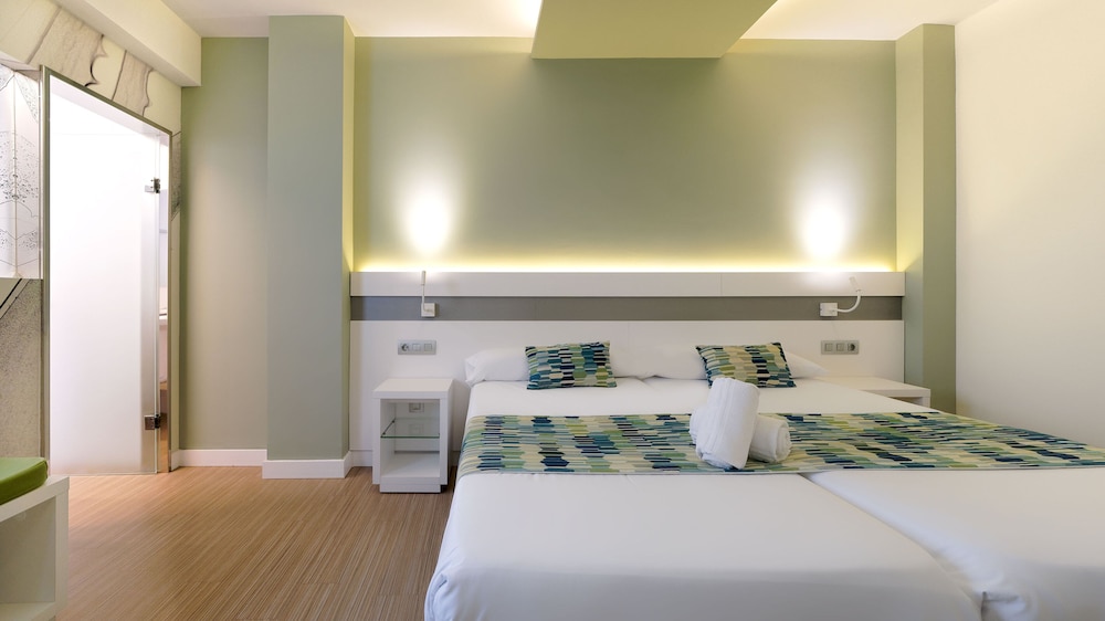 Double Room (Interior)