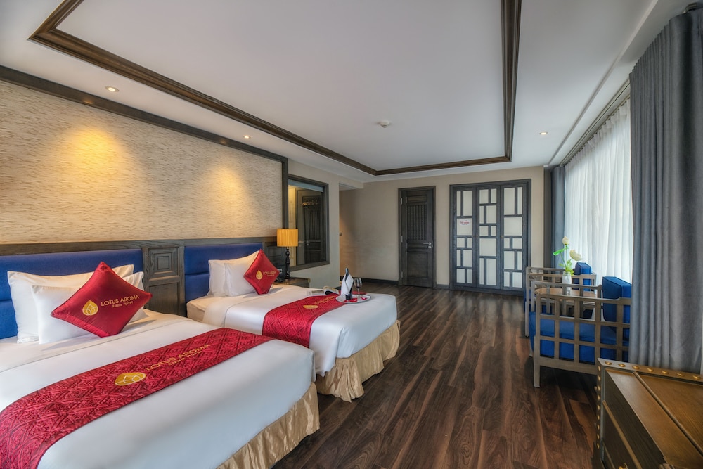 Senior Twin Room, City View - Photo 1