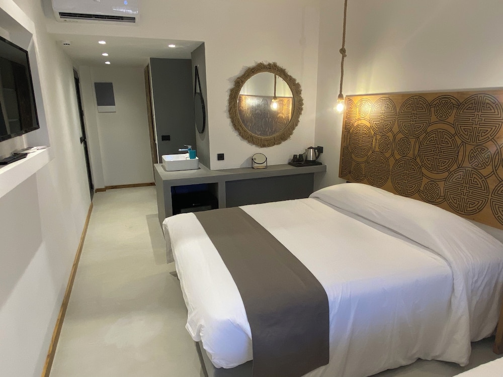 Superior Room, Partial Sea View photo 1