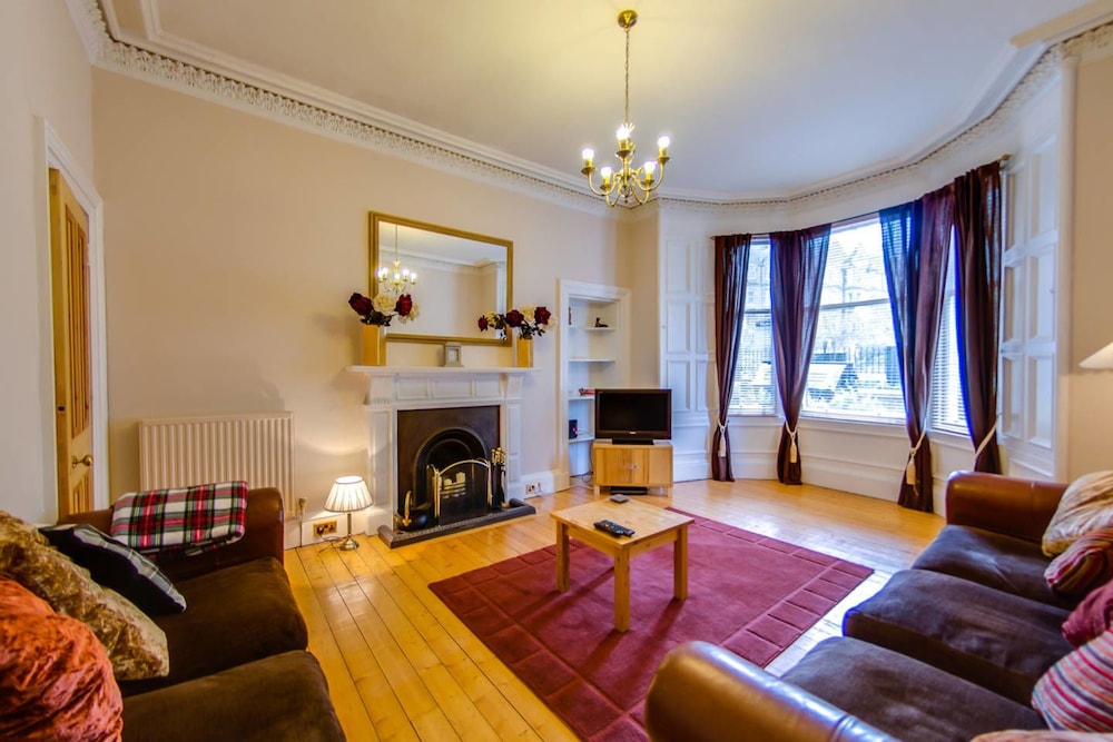 Apartment (3 Bedrooms)