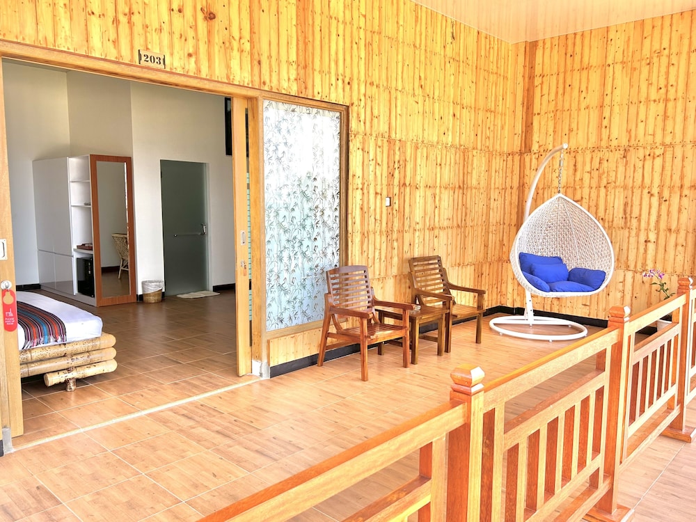 Ocean View Suite - Photo 2