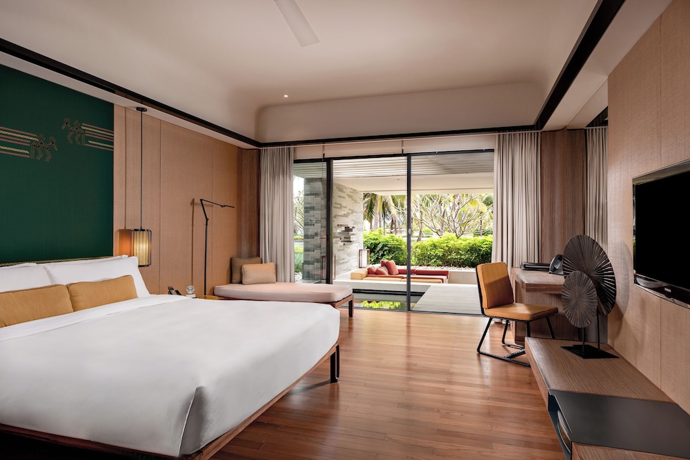 Classic Room, 1 King Bed, Garden View (Outdoor Living Area) - Photo 3