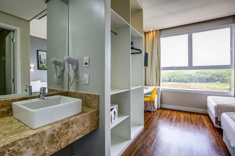Standard Room, 2 Twin Beds - Photo 2