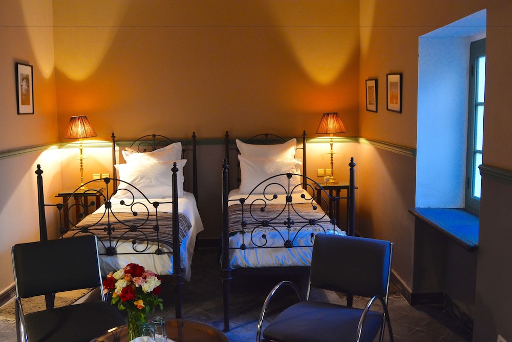 Standard Room (Twin Beds) photo 3