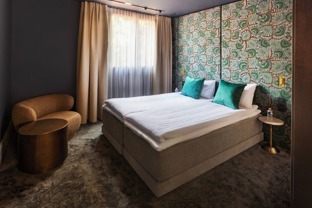 Superior Room, Mountain View