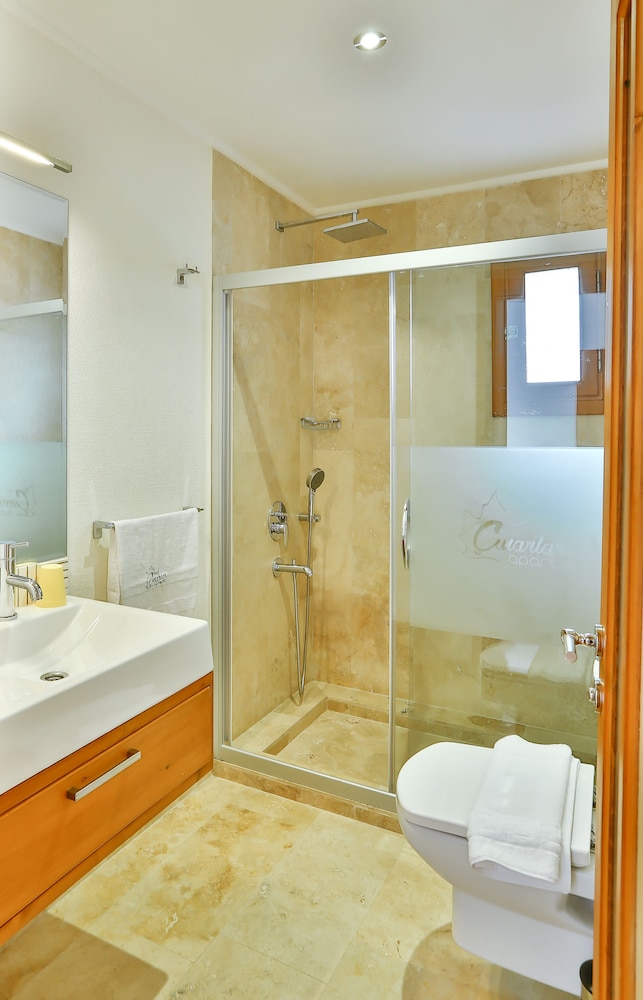 Standard Apartment, 1 Bedroom, Ground Floor photo 2