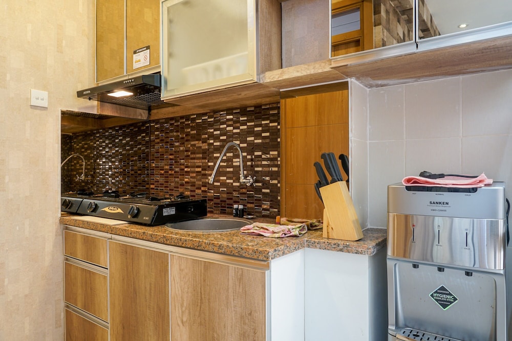 Room - Photo 9