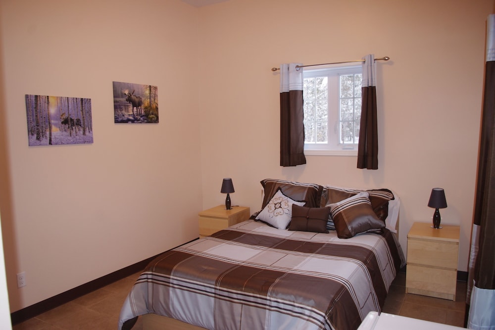 Room 4, 1 Double Bed photo 1