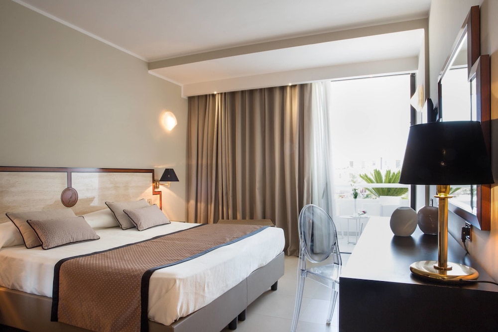 Double or Twin Room, Balcony (Elegance) - Photo 1