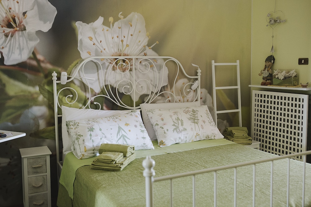Standard Double Room, Ensuite, Garden View photo 3