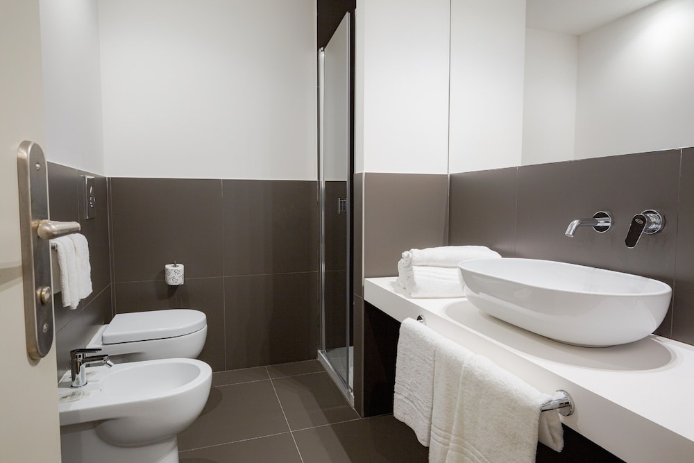 Standard Triple Room - Photo 6