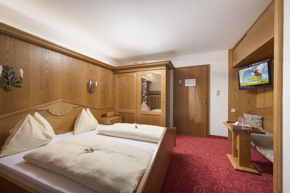 Basic Double Room, Mountain View photo 2