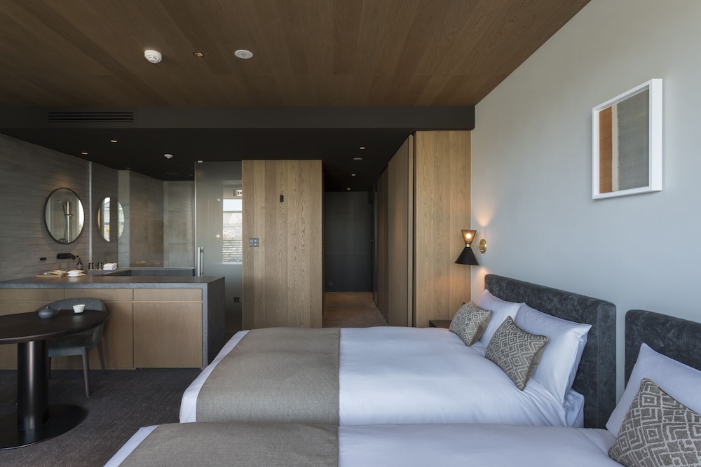 Deluxe Twin Room - Photo 8