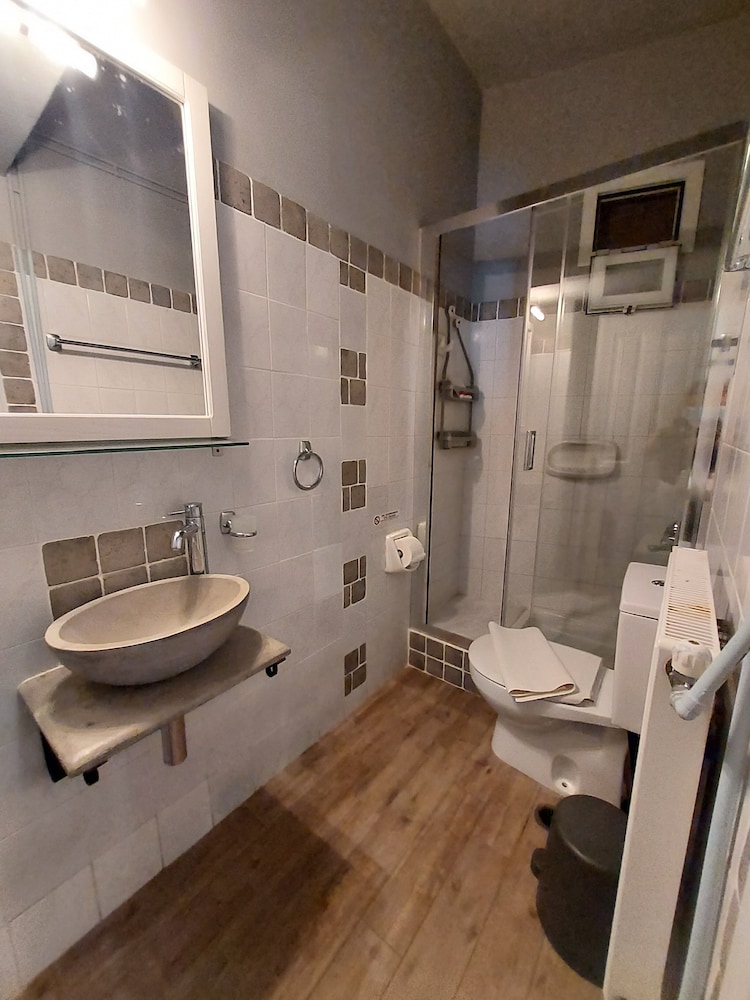 Deluxe Double Room, Garden Area (Private Garden and View) photo 2