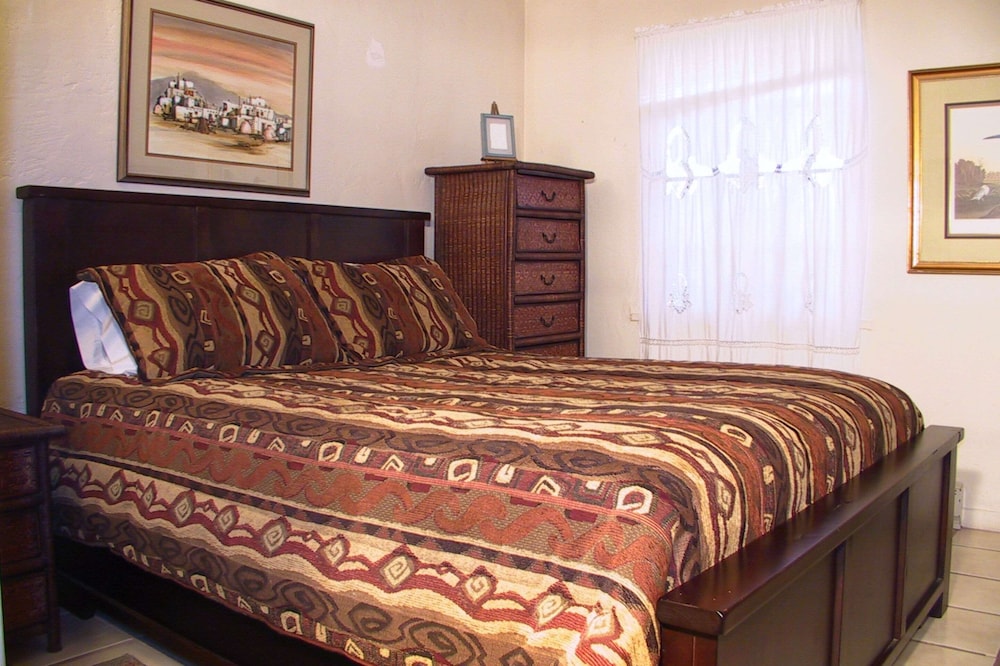 Room, 1 King Bed, Non Smoking, Hot Tub