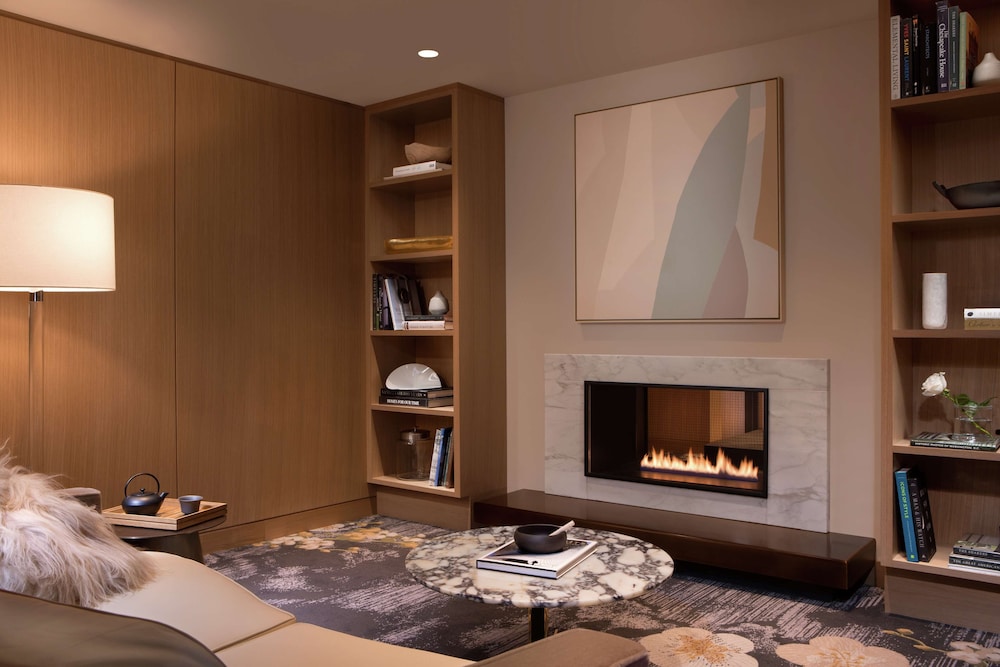Club Room, 2 Queen Beds, Accessible (Mobility & Hearing, Bathtub)