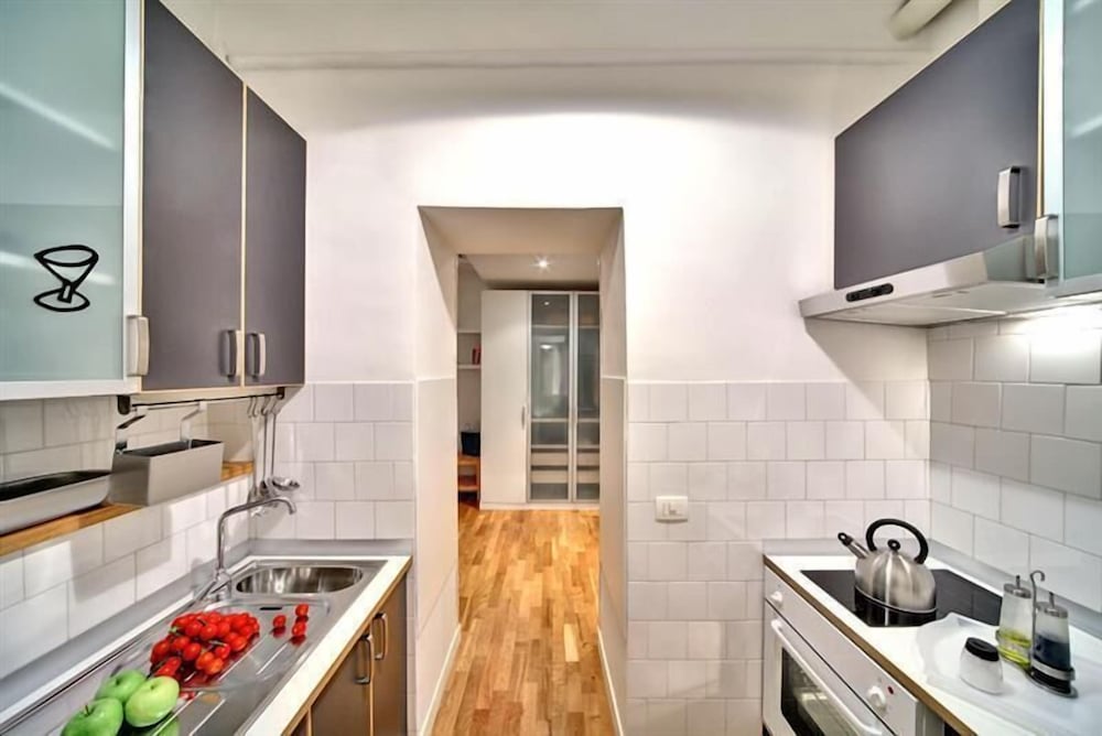 Basic Studio, 1 Double or 2 Twin Beds, Kitchenette, Mezzanine thumbnail 6