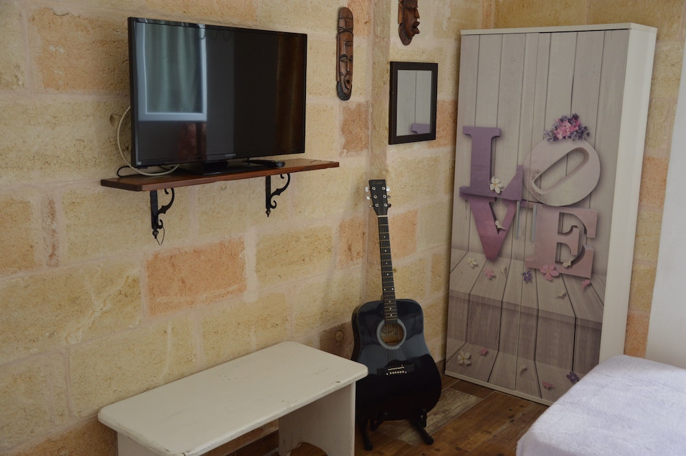Deluxe Double Room, 1 Bedroom, Private Bathroom, Garden View (Lu ientu) photo 2
