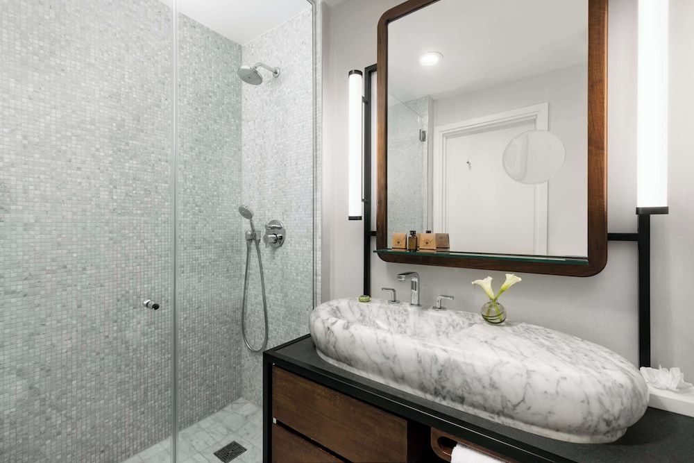Deluxe Suite, 1 King Bed with Sofa bed