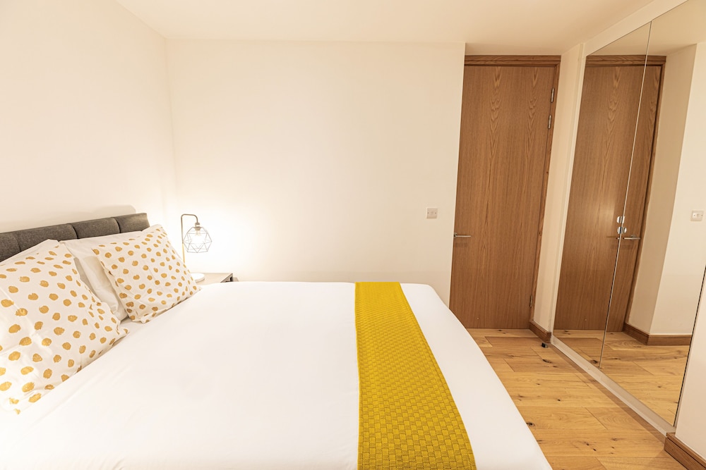 Deluxe Apartment, Ensuite, City View photo 3