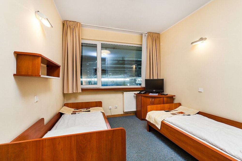 Economy Twin Room, Ground Floor (Indoor Ice Rink View)