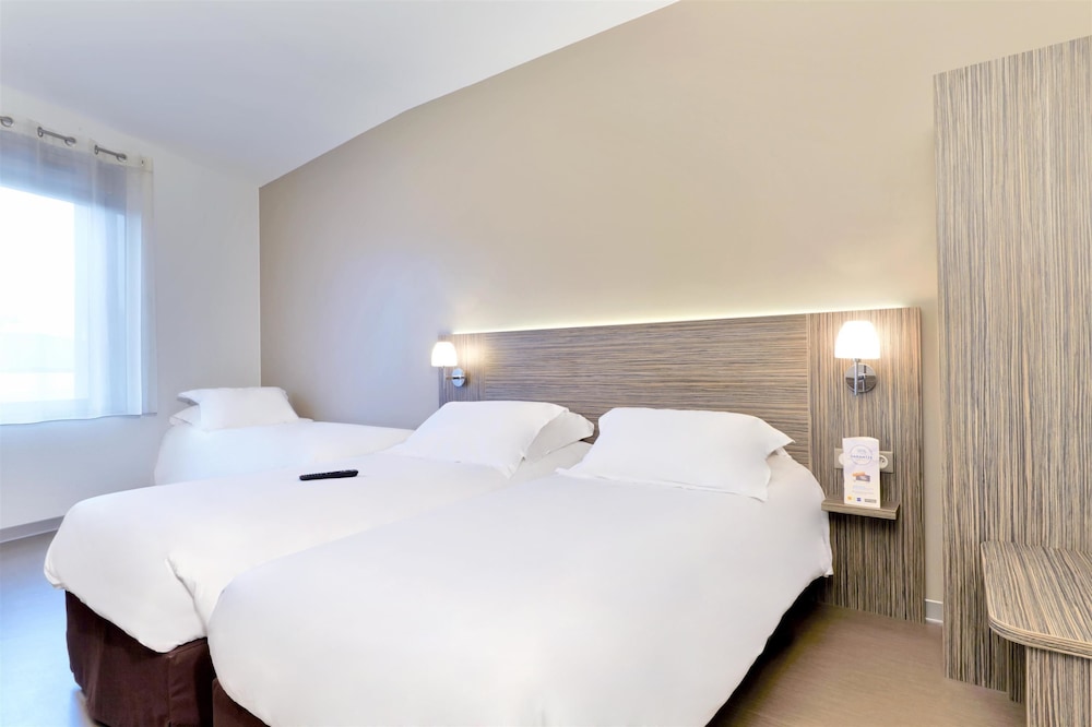 Standard Room, 2 Twin Beds photo 3