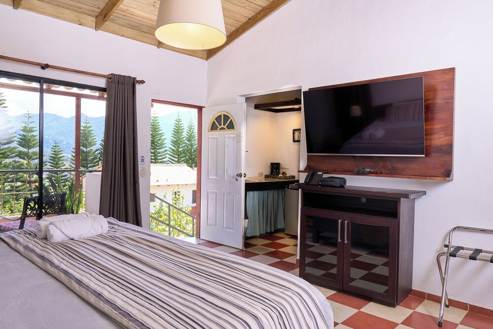 Comfort Suite photo 2