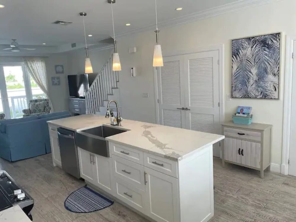 Family Villa, 4 Bedrooms, Partial Ocean View photo 3