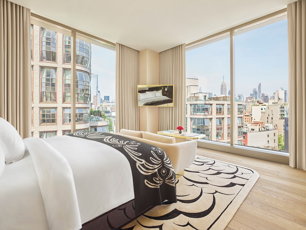 Signature Corner King Room