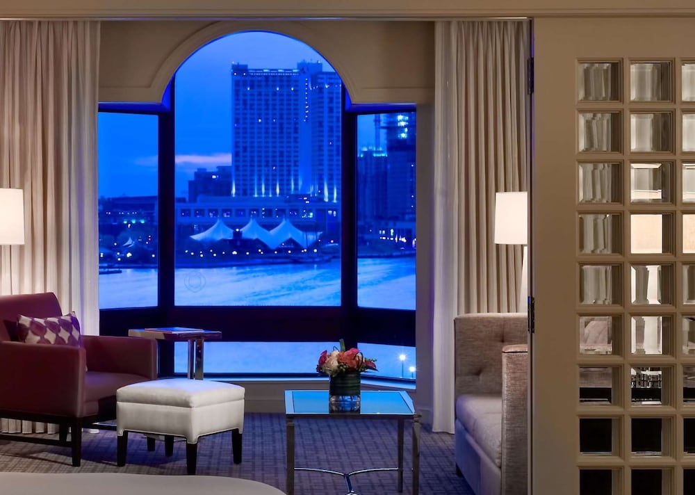 Superior Suite, 1 King Bed, Golf View (One Bedroom) - Photo 6