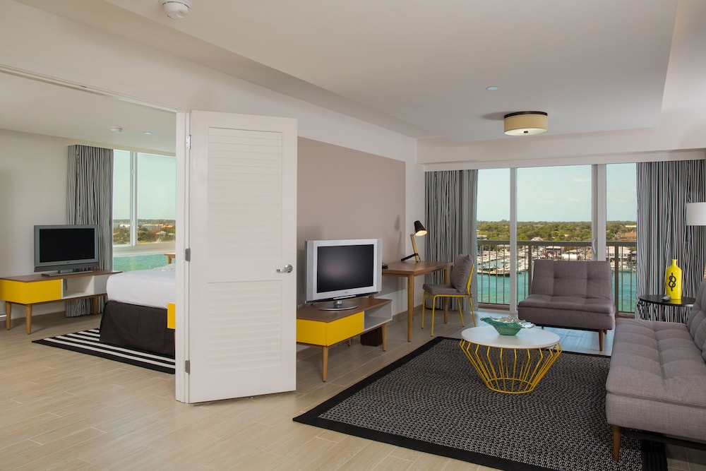 One Bedroom Harbourfront Suite - King Bed Adults Only