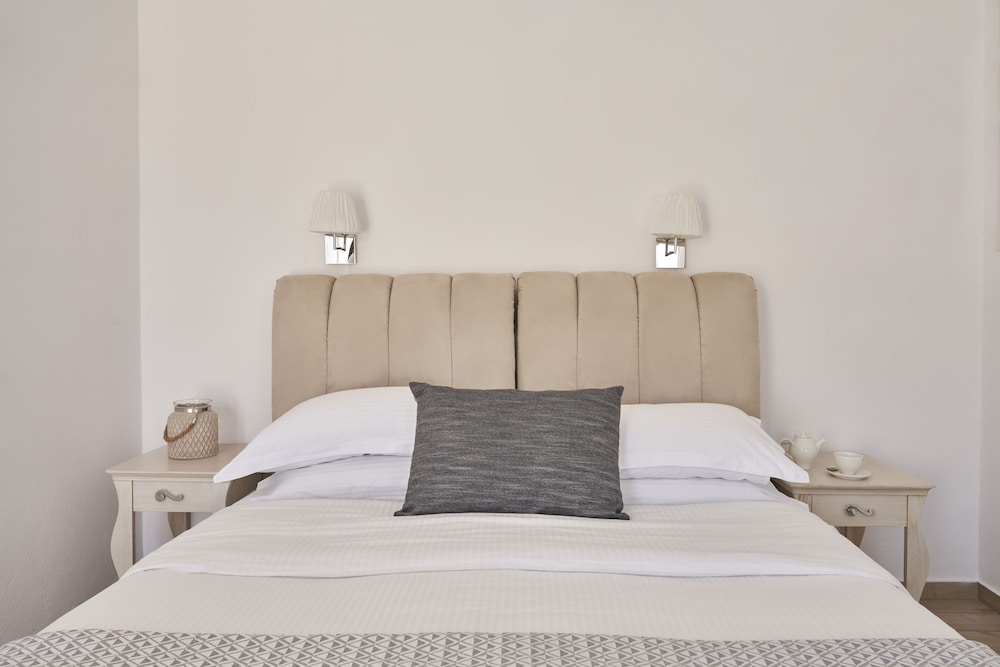 Deluxe Double or Twin Room - Photo 17
