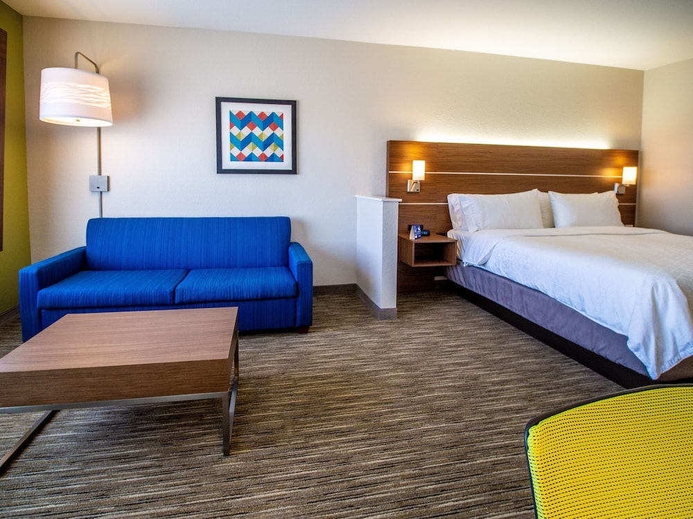 Suite, Multiple Beds (Additional Living Area) photo 3