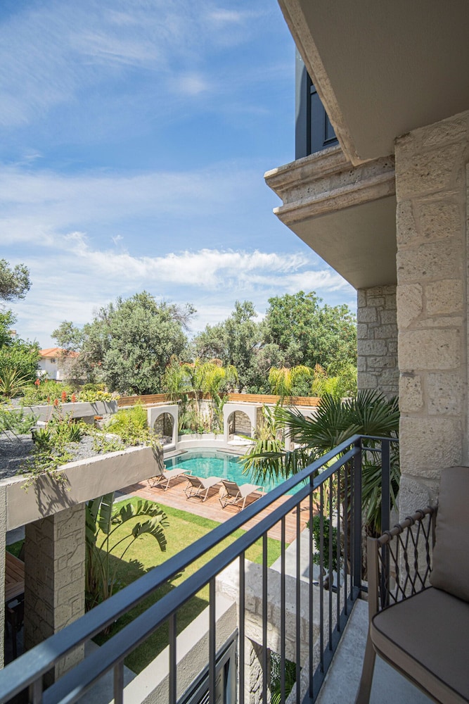 Studio Suite, Private Pool, Pool View photo 2