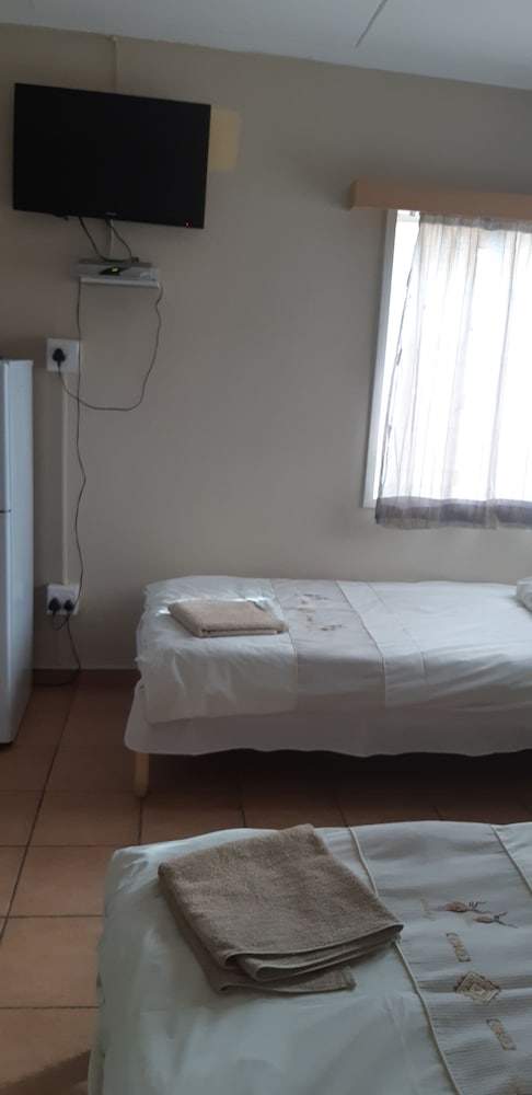 Economy Single Room, 1 Bedroom, Patio photo 3
