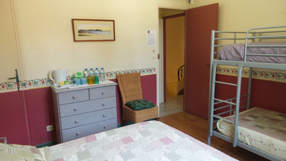 Family Room, Multiple Beds photo 3