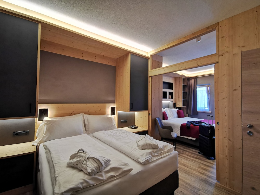 Superior Quadruple Room photo 2