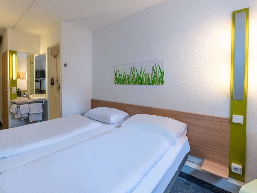 Twin Room - Photo 2