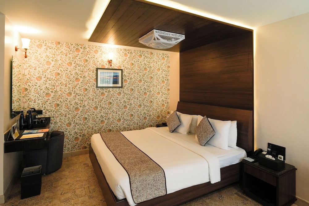 Deluxe Seaside Room with Private Sitout - Photo 5