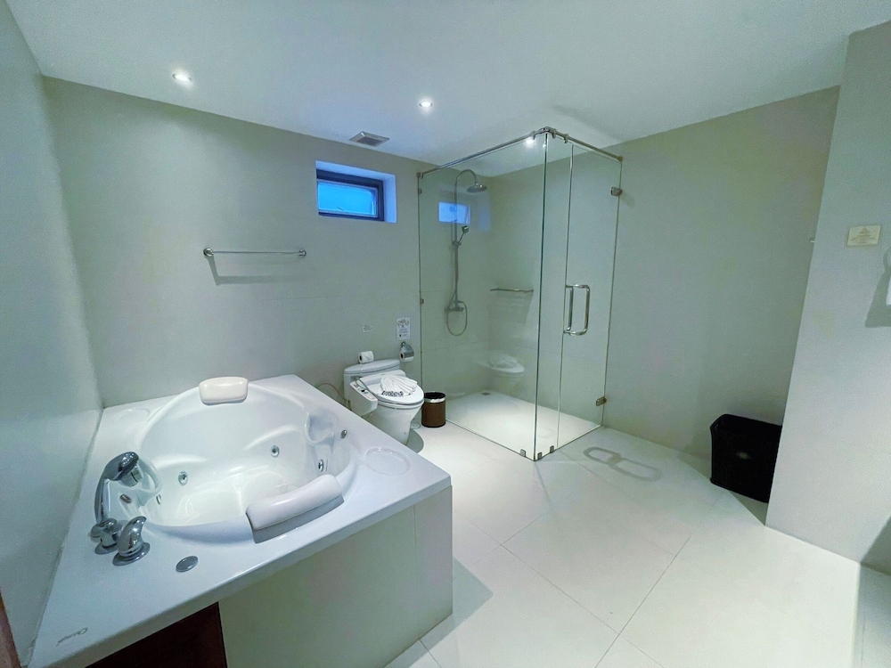Two Bedroom Private Pool Penthouse - Photo 12