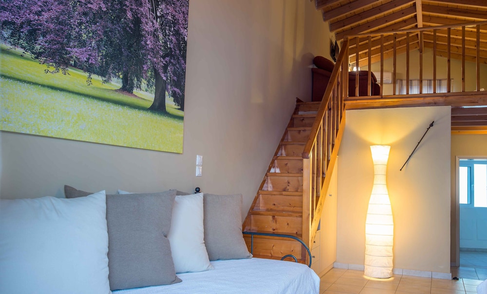 Maisonette, Sea View - Photo 1