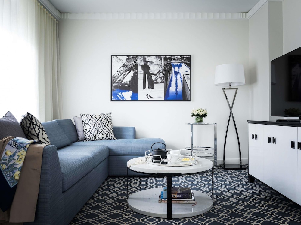 Suite, 2 Double Beds, City View